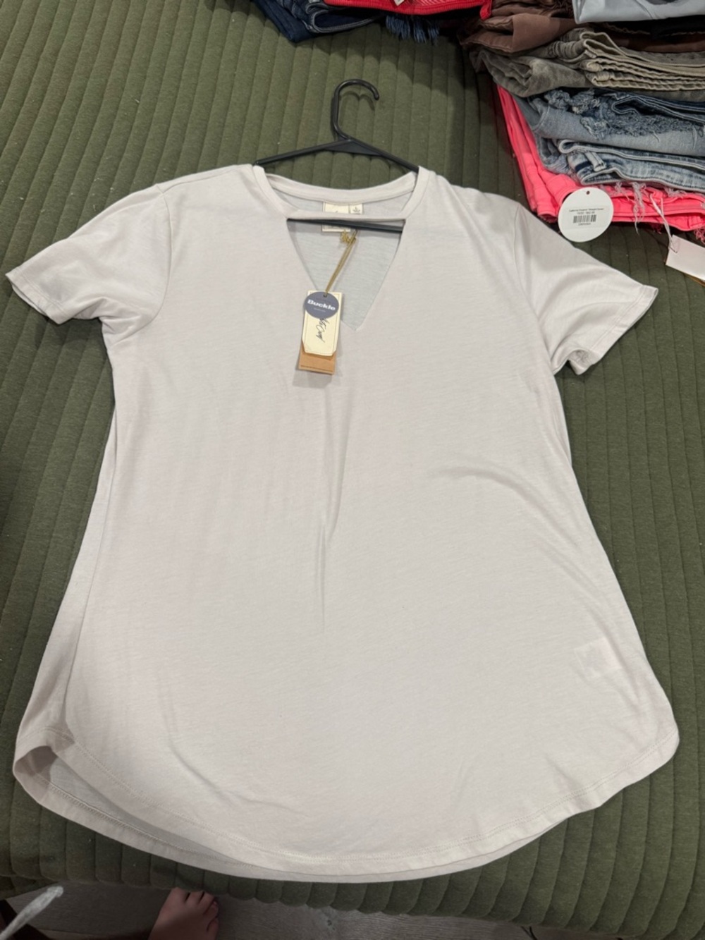 Buckle Light Gray V-Neck Short Sleeve Tunic